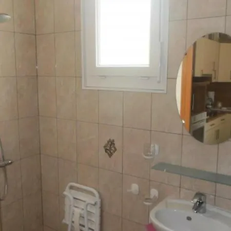 Avec Piscine Partagee Au Coeur D'un Village - Fr-1-489-273 Target