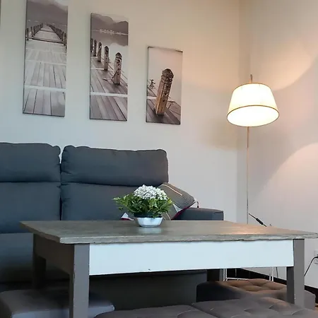 Avec Piscine Partagee Au Coeur D'un Village - Fr-1-489-273