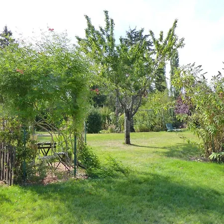 Avec Piscine Partagee Au Coeur D'un Village - Fr-1-489-273 * Target