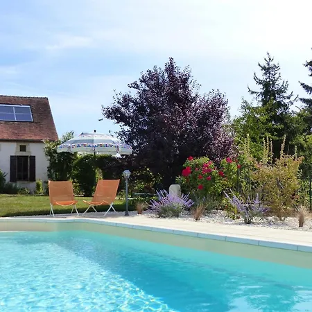 Avec Piscine Partagée Au Cœur D'un Village - Fr-1-489-273
